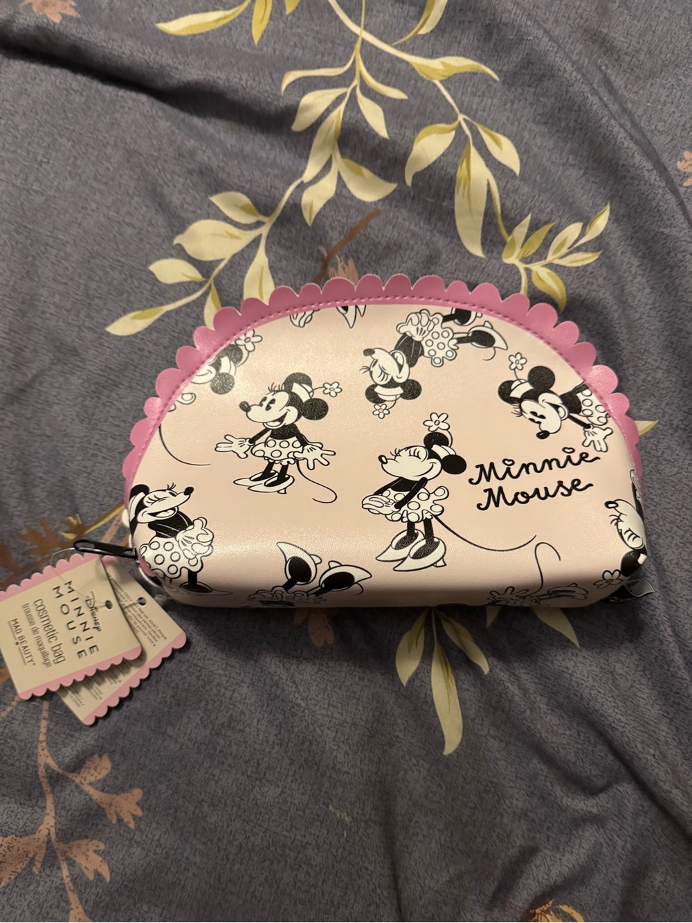 Disney Minnie Mouse Pink Scalloped Cosmetic Pouch